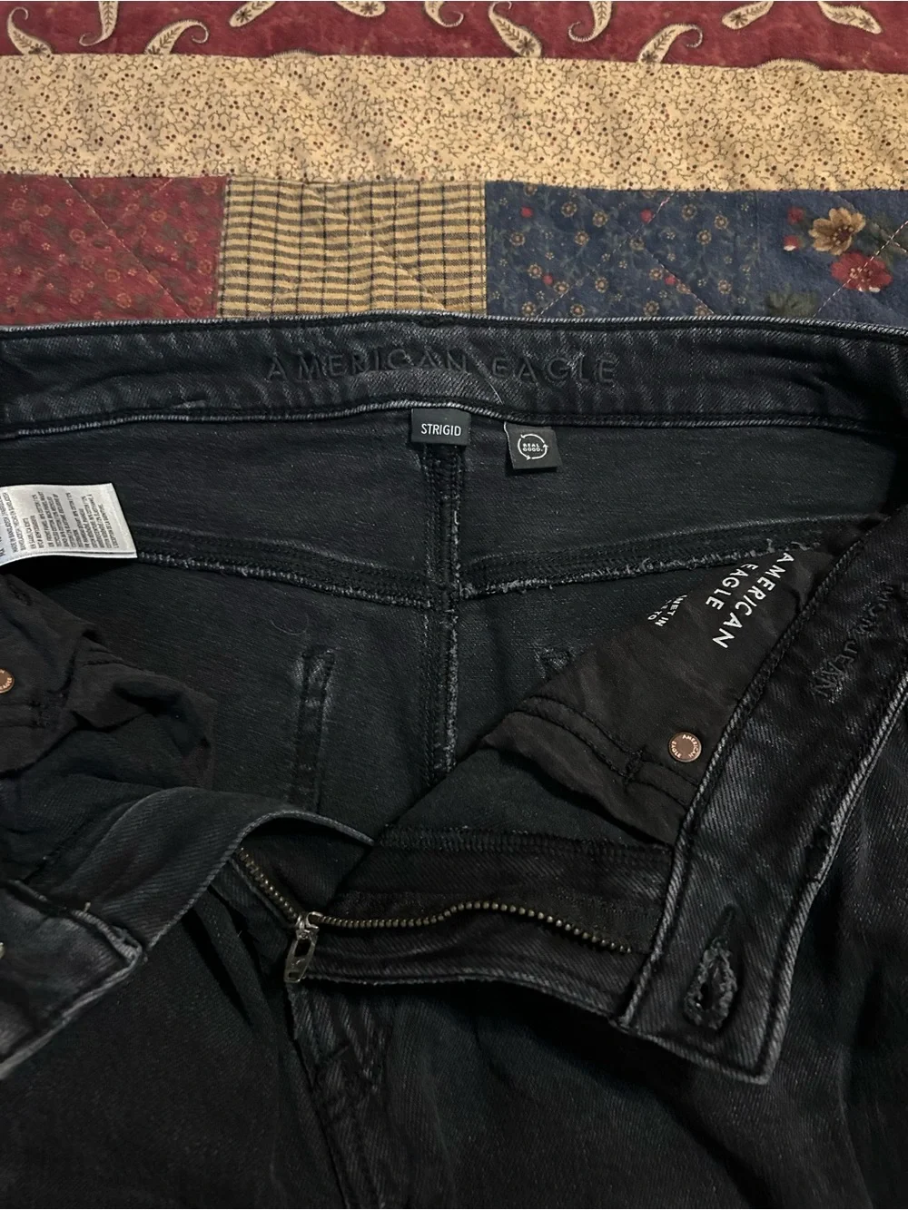 American Eagle Outfitters Women’s Black Straight Leg Jeans with Distressed Knees